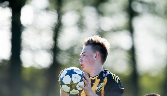 IFK Hässleholms Theo Ekström i matchen i