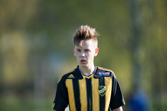 IFK Hässleholms Theo Ekström i matchen i