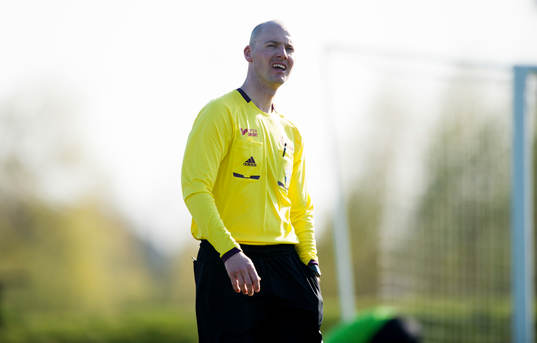 Domare i matchen i damernas division 1 mellan FC Hessleholm