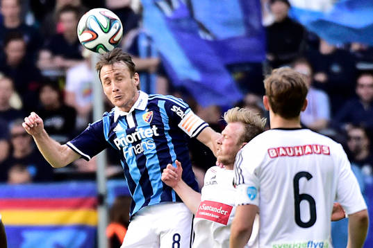 Djurgårdens Andreas Johansson nickar