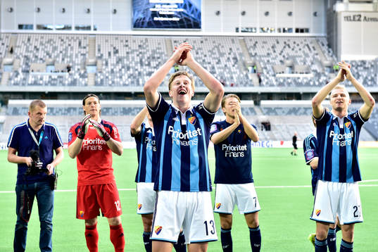 Djurgårdens Emil Bergström jublar