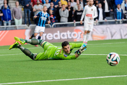 Brommapojkarnas målvakt Ivo Vazgec