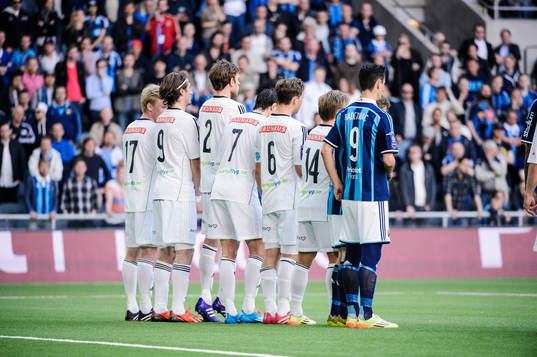Brommapojkarna i en frisparksmur