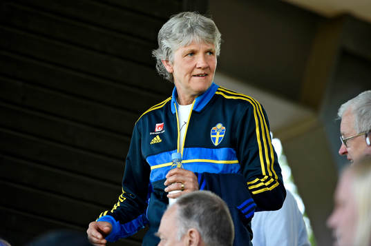 Sveriges förbundskapten Pia Sundhage på plats på