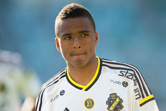s Niclas Eliasson innan fotbollsmatchen i Allsvenskan