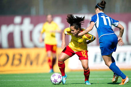 Tyresös Malin Diaz utmanas av Birminghams Josanne Potter