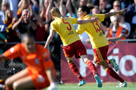Tyresös Christen Press firar hon gjort 1-0 med Line