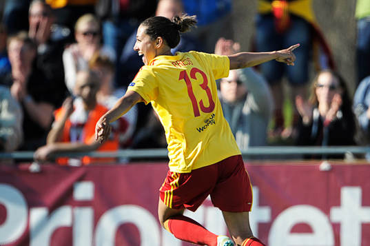 Tyresös Christen Press firar hon gjort 1-0