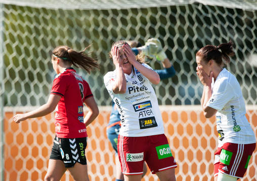 Piteås Pauline Hammarlund har missat helt öppet mål i
