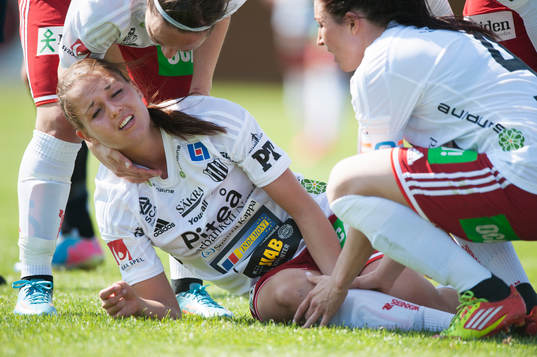Piteås Emilia Appelqvist skadades i matchen i