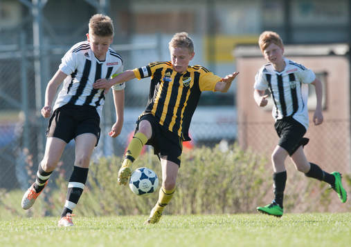 i matchen för pojkar födda 2002 mellan IFK Hässleholm