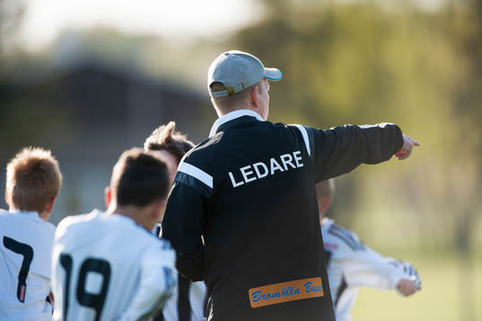 Bromölla-ledare coachar i matchen för pojkar födda 2002