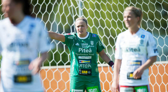 Piteås målvakt Hilda Carlén i matchen i damallsvenskan