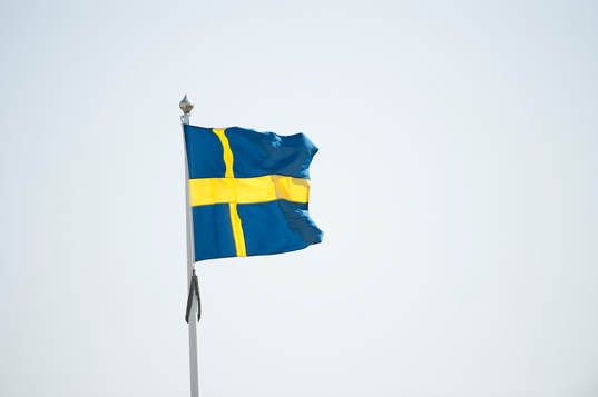 Svenska flaggan i matchen i damallsvenskan mellan