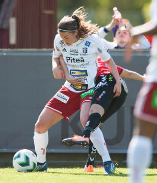 Närkamp i matchen i damallsvenskan mellan Kristianstad och