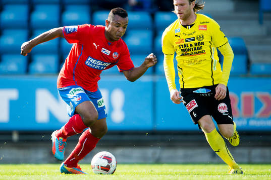 Helsingborgs Álvaro Santos och Mjällbys Gudmann Thorisson
