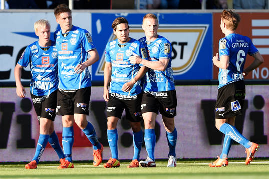 Halmstads Mikael Boman jublar