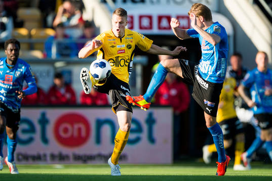Elfsborgs Viktor Claesson 0ch Halmstads Johan Blomberg