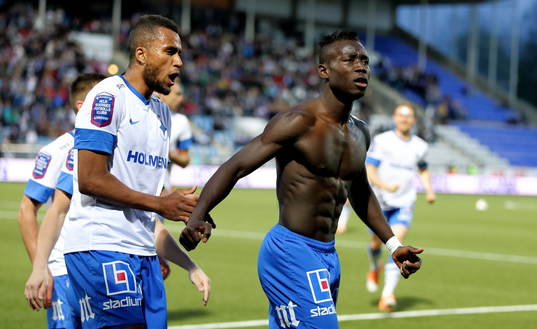 Norrköpings Isaac Kiese Thelin och Alhaji Kamara jublar