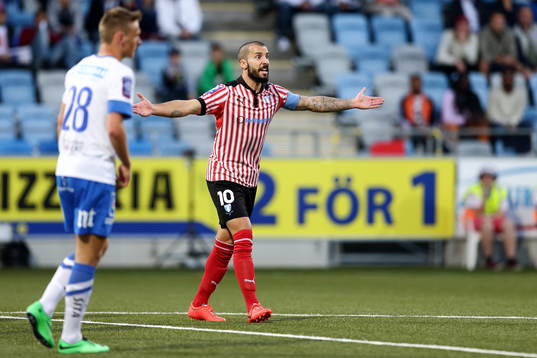 Malmös Guillermo Molins reagerar