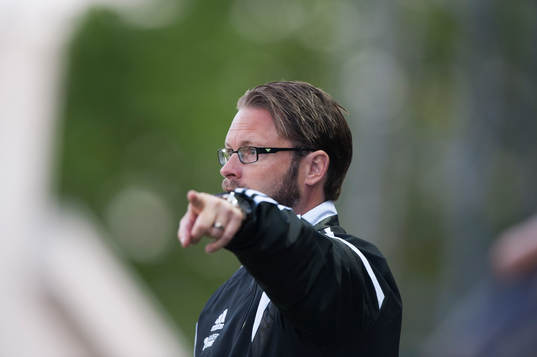 Ängelholms tränare Joakim Persson i matchen i Superettan