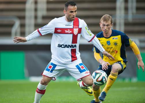 Assyriskas  Levon Pachajyan och Ängelholms Albin Nilssoni