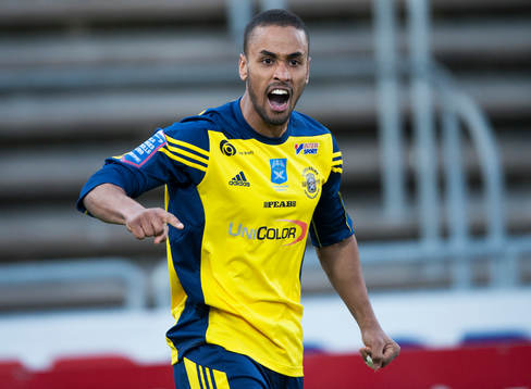 Ängelholms Junes Barny har slagit en hörna i mål och