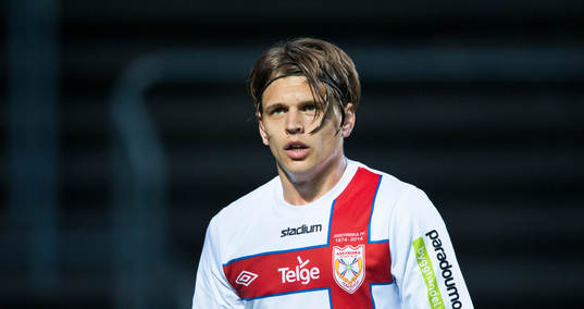 Assyriskas Fredrik Holster i matchen i Superettan i fotboll