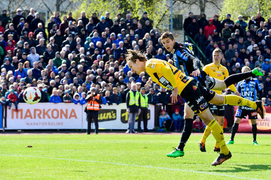 Elfsborgs Viktor Prodell gör 0-1