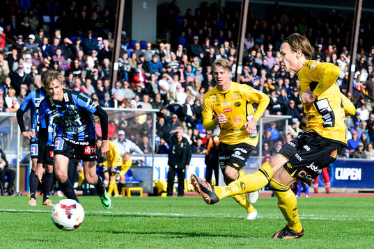 Elfsborgs Viktor Prodell gör 0-4 på straff