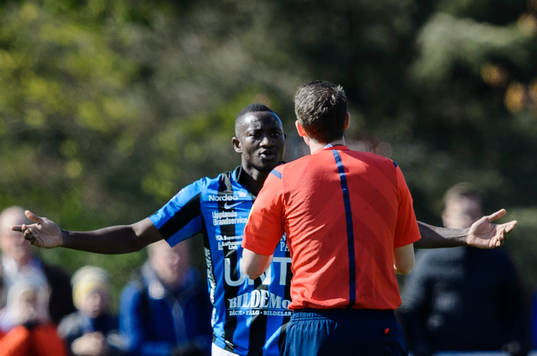 Sirius Moses Ogbu klagar på domare Andreas Ekberg