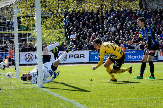 Elfsborgs Viktor Prodell gör 0-1