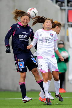 Linköpings Mariann Gajhede oh Rosengårds Alexandra Riley