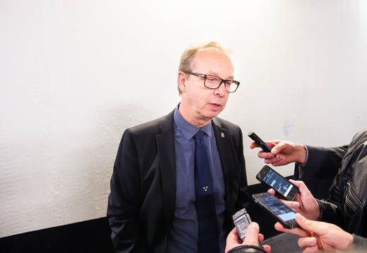 Sveriges förbundskapten Pär Mårts blir intervjuad av