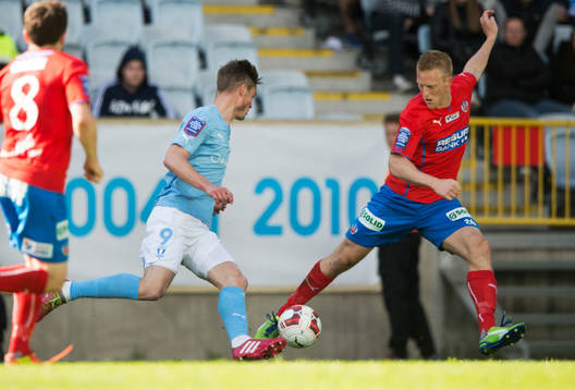 Malmös Markus Rosenberg och Helsingborgs Peter Larsson i