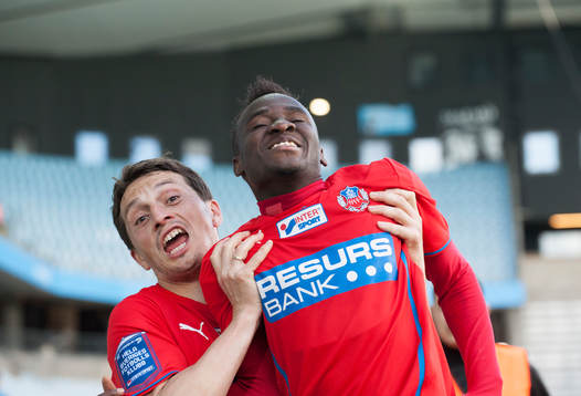 Helsingborgs Ardian Gashi och David Accam i semifinalen i