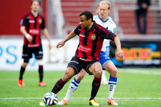 Brommapojkarnas Serge-Junior Martinsson Ngouali mot