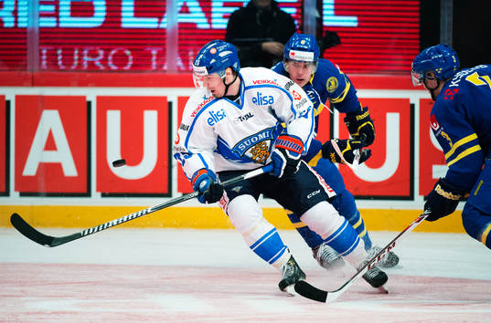 Finlands Pekka Jormakka utmanar Sveriges Patrik Hersley och