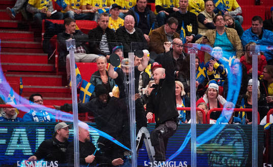 Ett sargglas lossnade