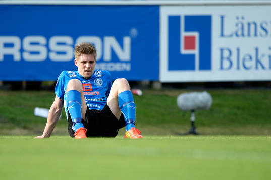 Halmstads Mikael Boman deppar i matchen i allsvenskan