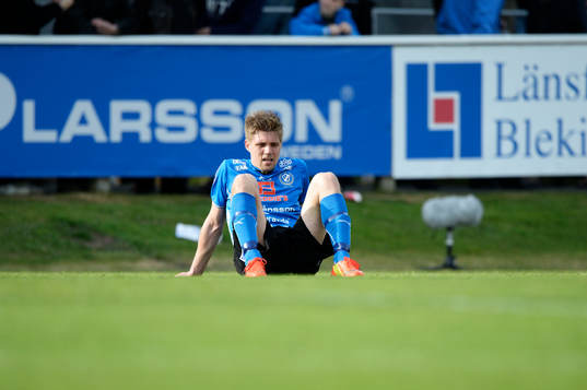 Halmstads Mikael Boman deppar i matchen i allsvenskan