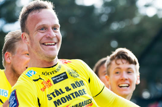 Mjällbys Marcus Ekenberg har gjort 2-1 på övertid i