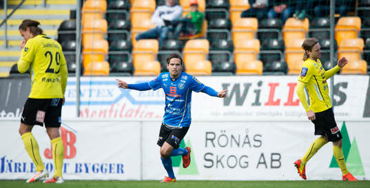 i matchen i allsvenskan mellan Mjällby och Halmstad i