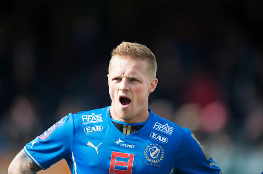 Halmstads Gudjon Baldvinsson gäspar  i matchen i