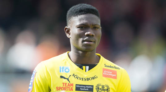 Mjällbys Kwame Bonsu  i matchen i allsvenskan mellan