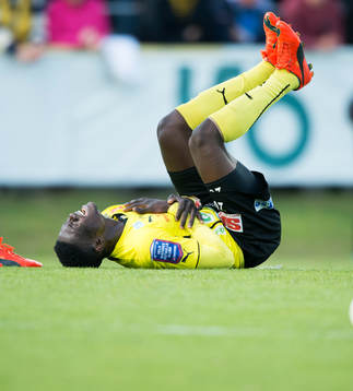 Mjällbys Kwame Bonsu  i matchen i allsvenskan mellan