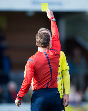 Gult kort, varning,  i matchen i allsvenskan mellan