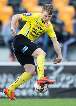 Mjällbys Viktor Agardius  i matchen i allsvenskan mellan