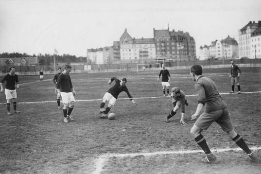 Fotboll, Situation vid fotbollmatchen Örgryte-AIK på