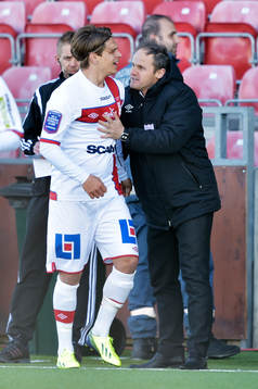 Assyriskas Fredrik Holster och tränare Azrudin Valentic